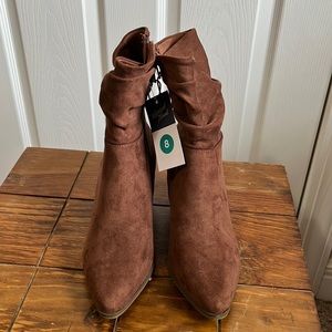 Universal thread Cianna Boots